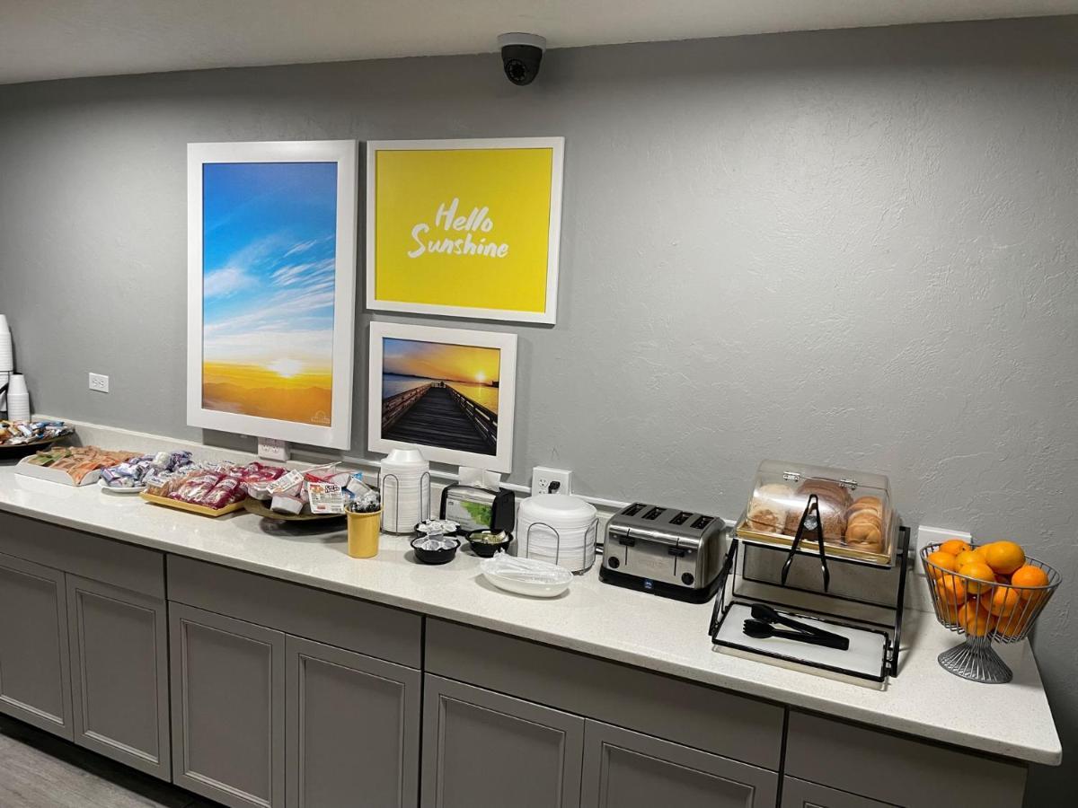 Days Inn By Wyndham Port Charlotte Town Center エクステリア 写真