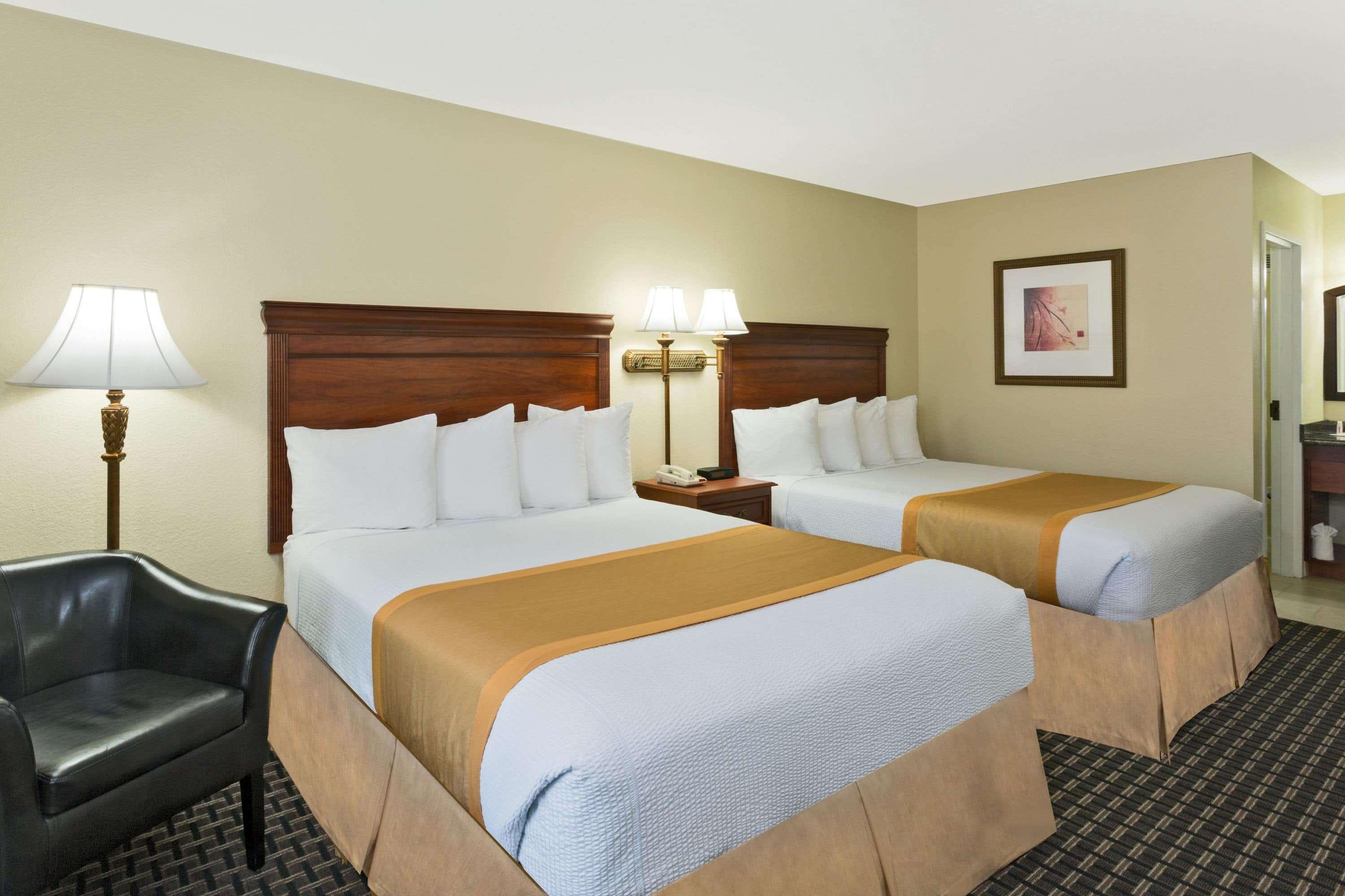 Days Inn By Wyndham Port Charlotte Town Center エクステリア 写真