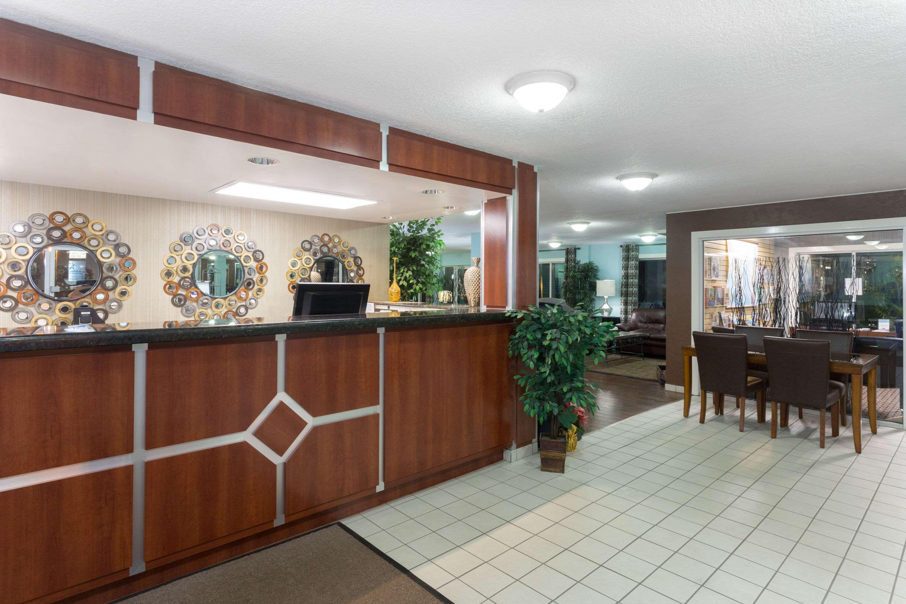Days Inn By Wyndham Port Charlotte Town Center エクステリア 写真