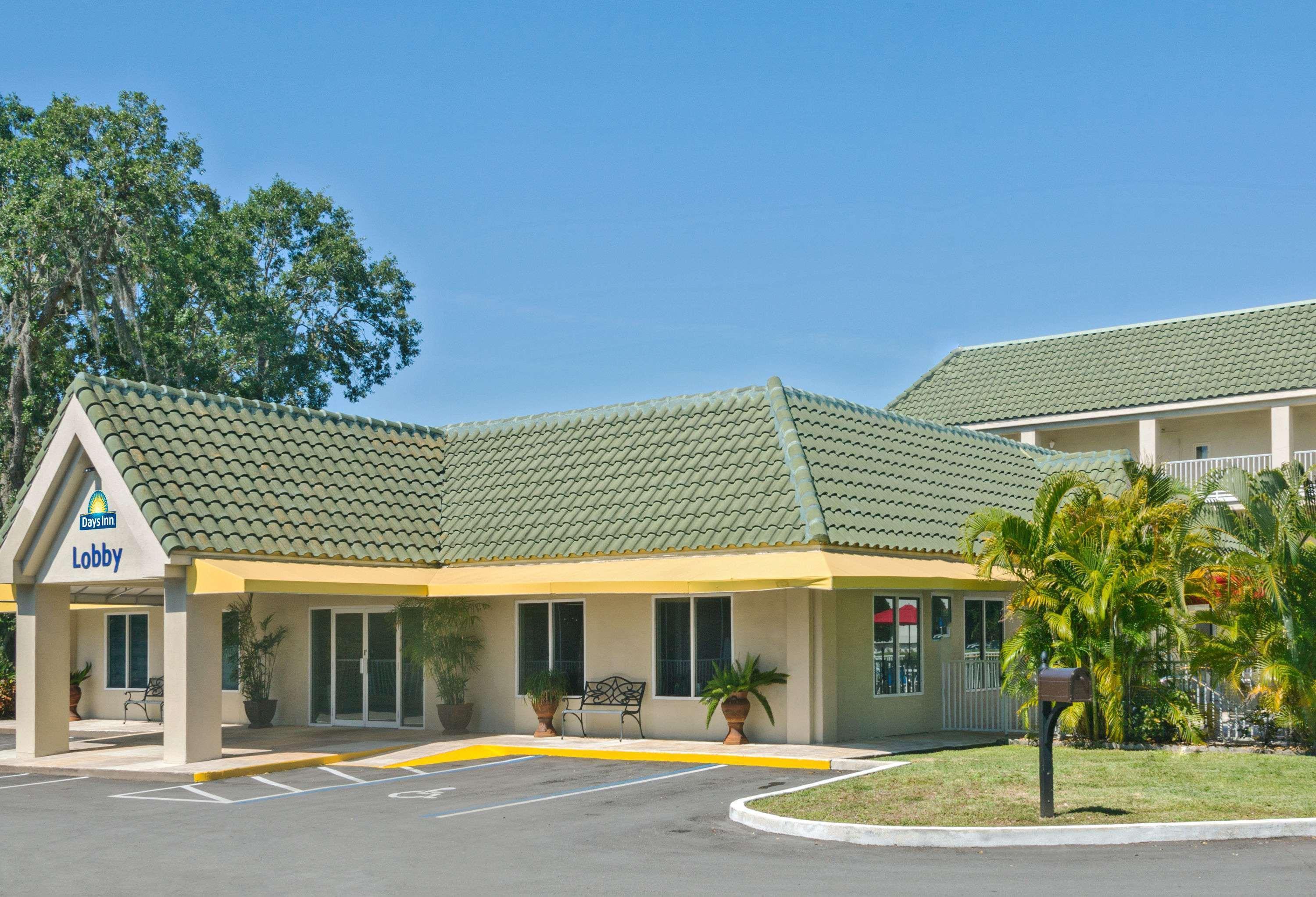 Days Inn By Wyndham Port Charlotte Town Center エクステリア 写真