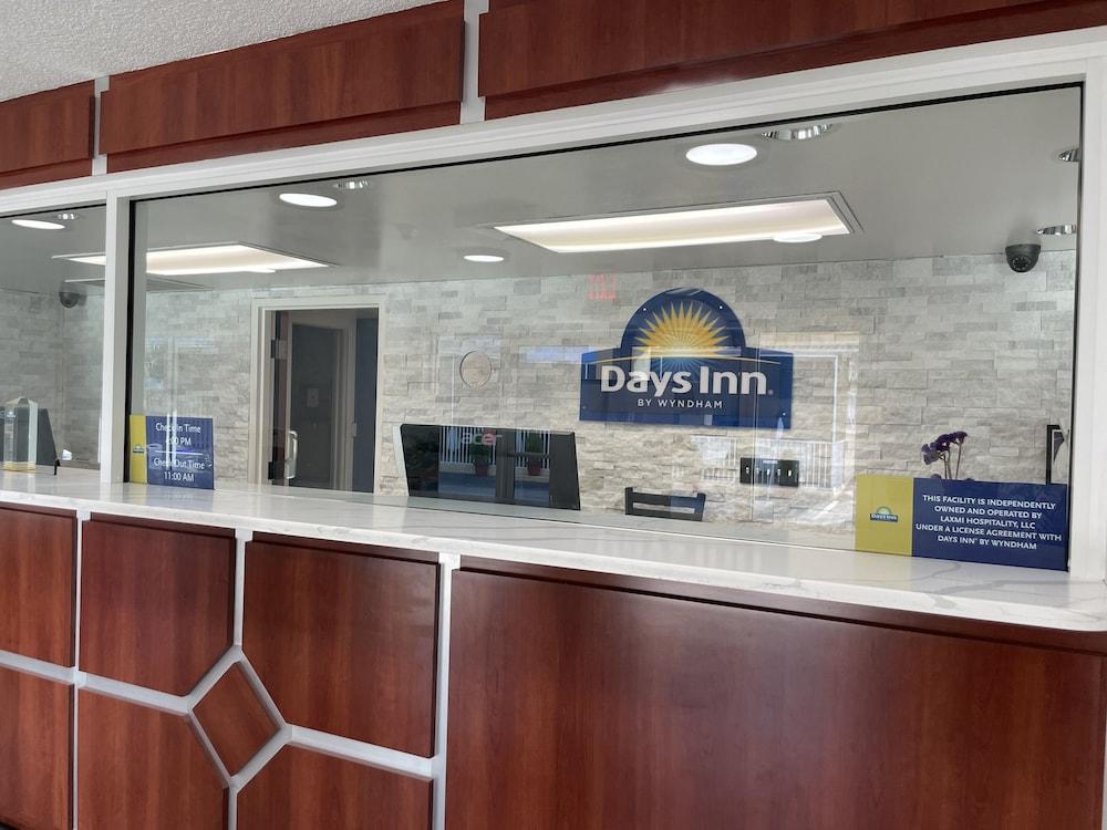 Days Inn By Wyndham Port Charlotte Town Center エクステリア 写真
