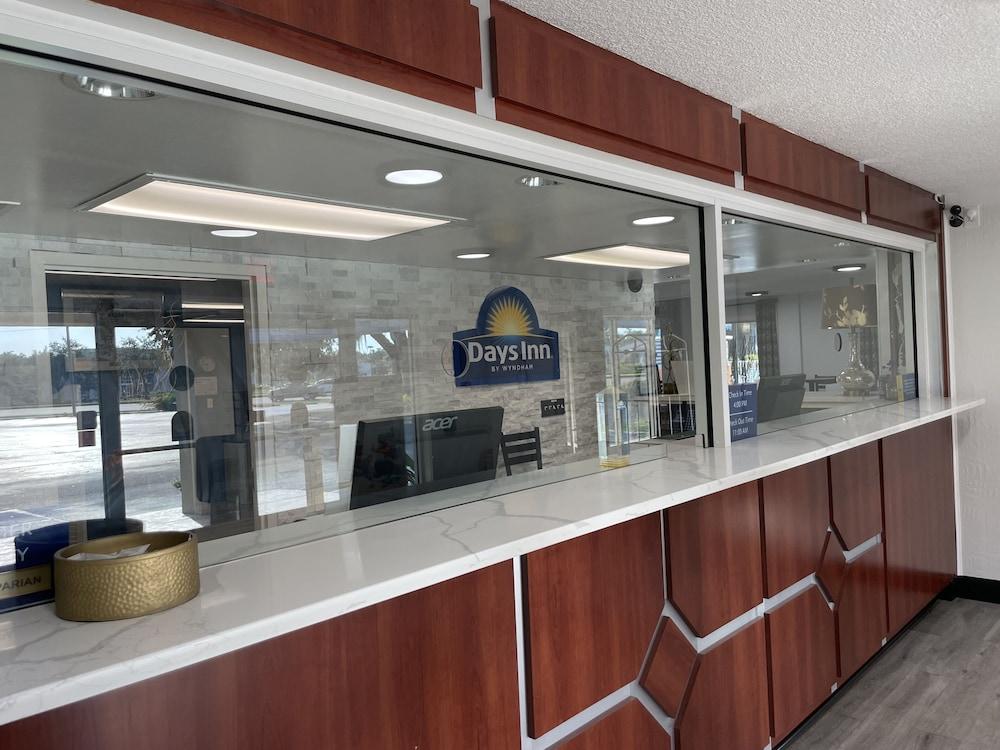 Days Inn By Wyndham Port Charlotte Town Center エクステリア 写真