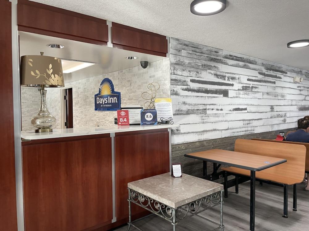 Days Inn By Wyndham Port Charlotte Town Center エクステリア 写真