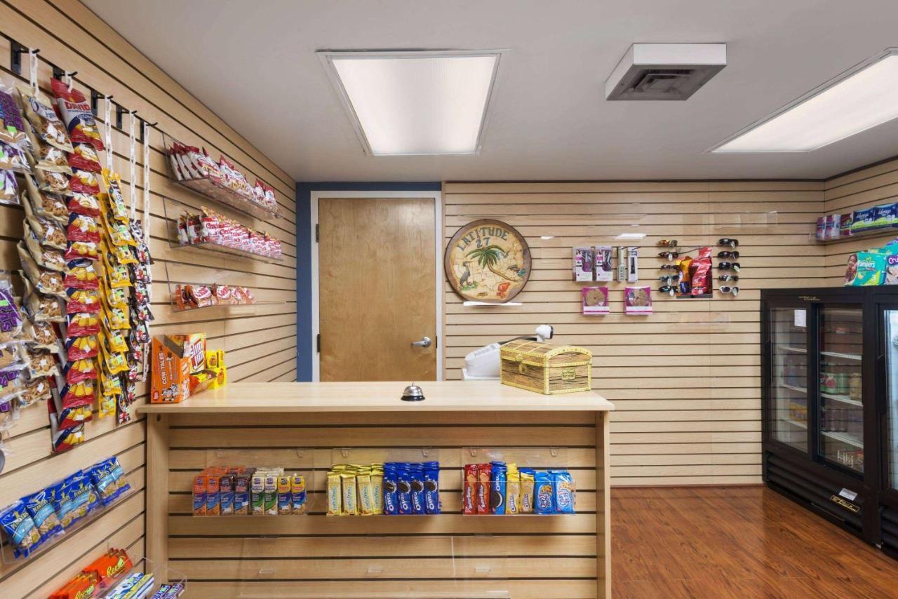 Days Inn By Wyndham Port Charlotte Town Center エクステリア 写真